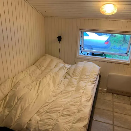 Cosy Summer House Close To Woods And Town *