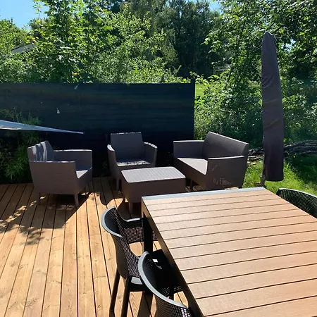 Cosy Summer House Close To Woods And Town Holiday home
